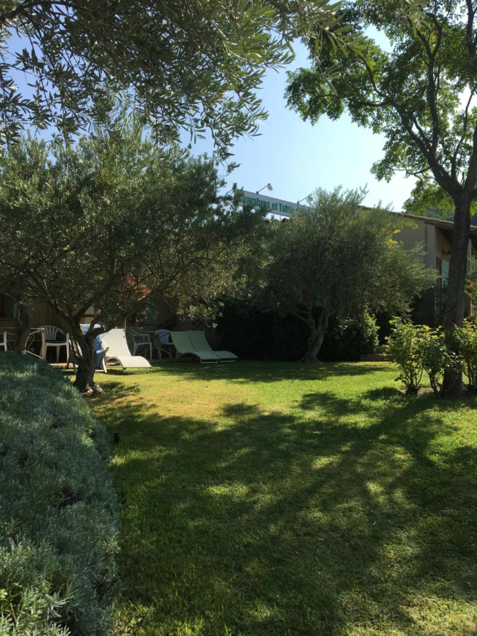 Le Grand Jardin Bed & Breakfast Lafare Exterior foto