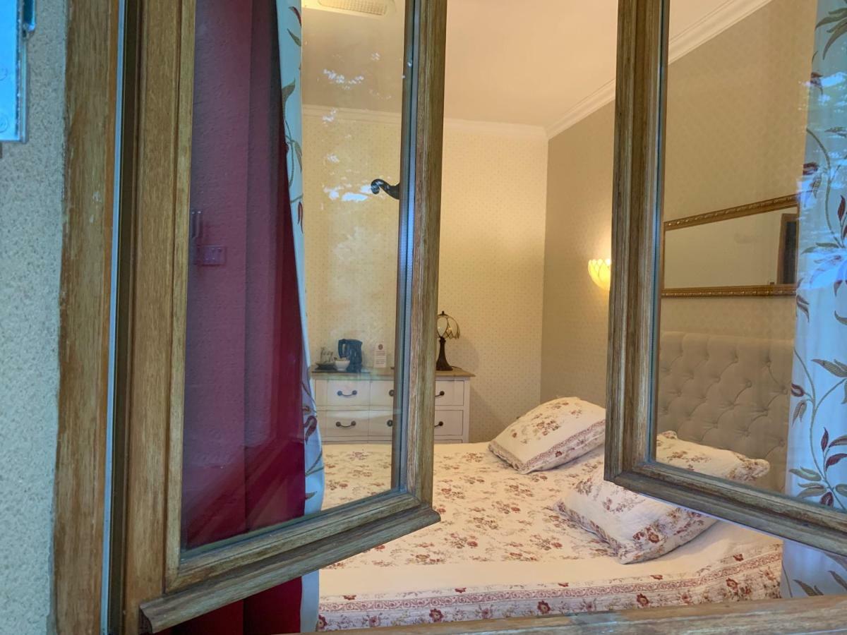 Le Grand Jardin Bed & Breakfast Lafare Exterior foto